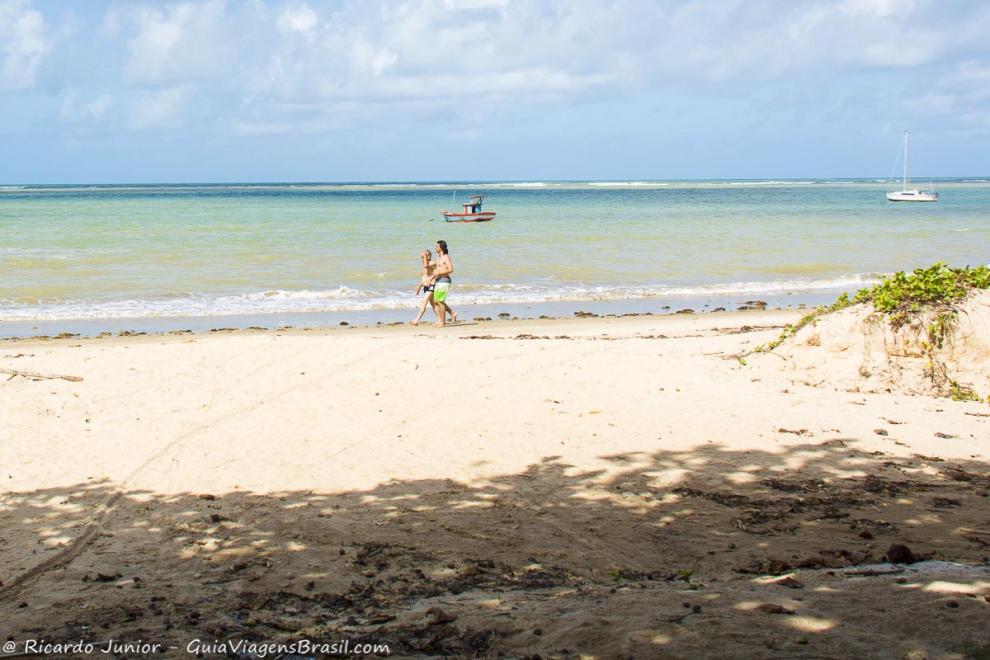 Imagem da Praia do Pier, imperdível em Cumuruxatiba.